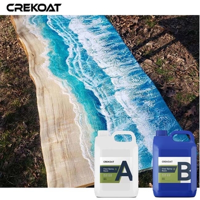 L'art est une couche claire d'époxy pour les comptoirs.