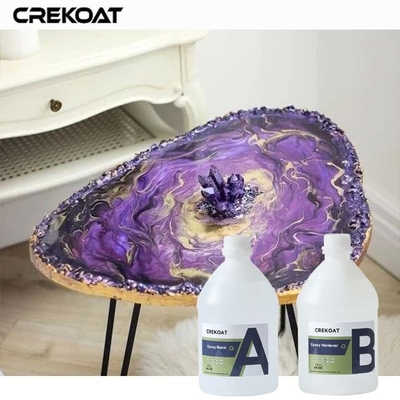 Surface impeccable Epoxy clair sur table facile à mélanger et à appliquer pour les amateurs de bricolage